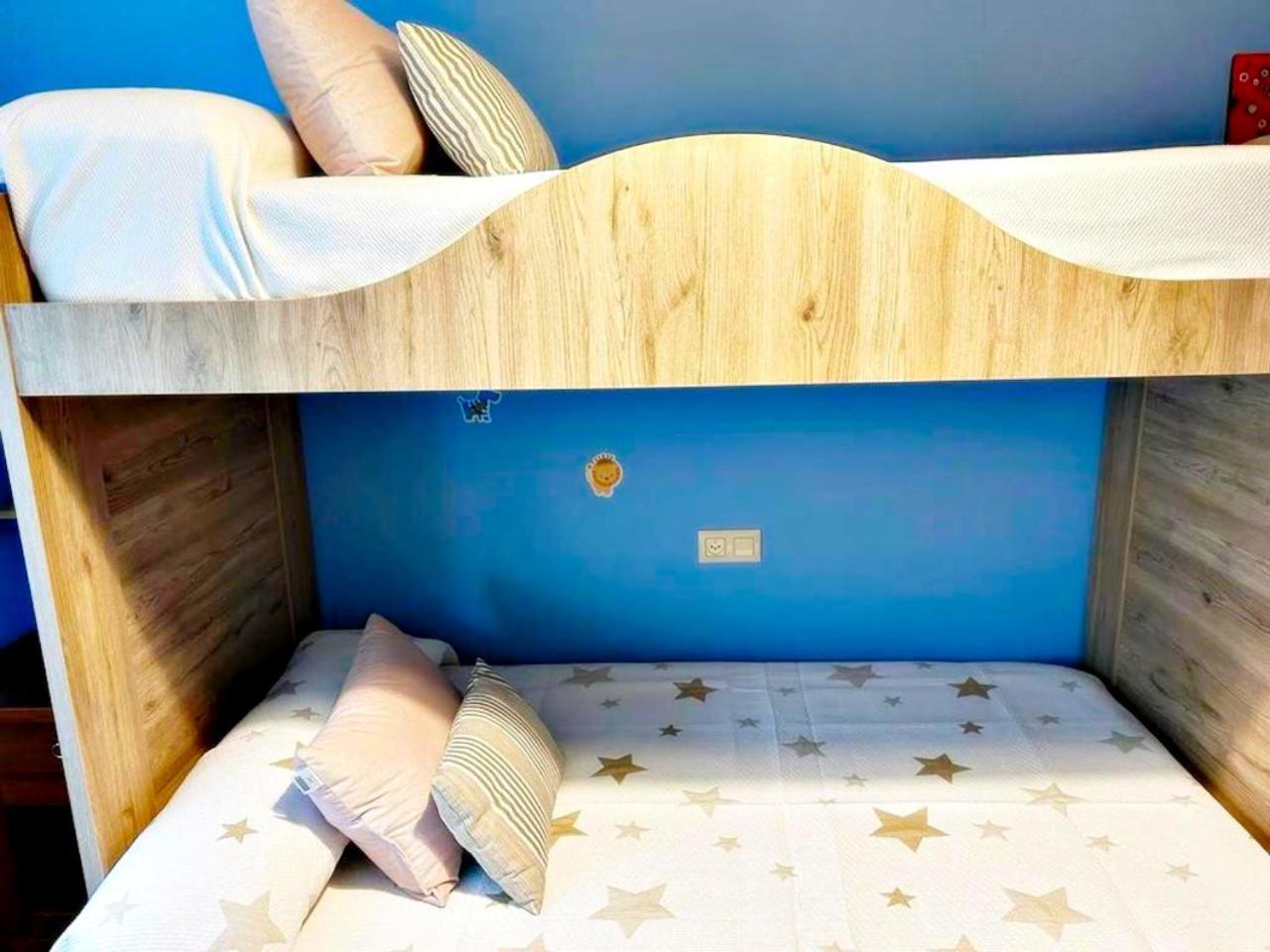 Holibai, Amiguinos, Amplia Vivienda Con Parking Al Lado De La Playa Apartamento Baiona Exterior foto