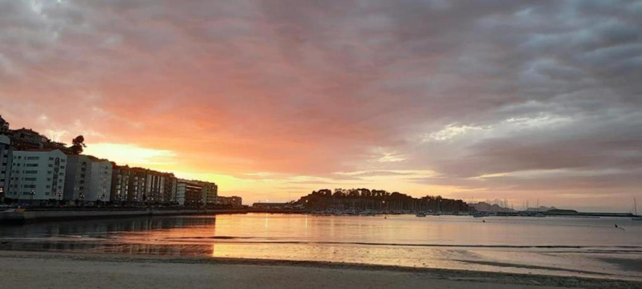 Holibai, Amiguinos, Amplia Vivienda Con Parking Al Lado De La Playa Apartamento Baiona Exterior foto