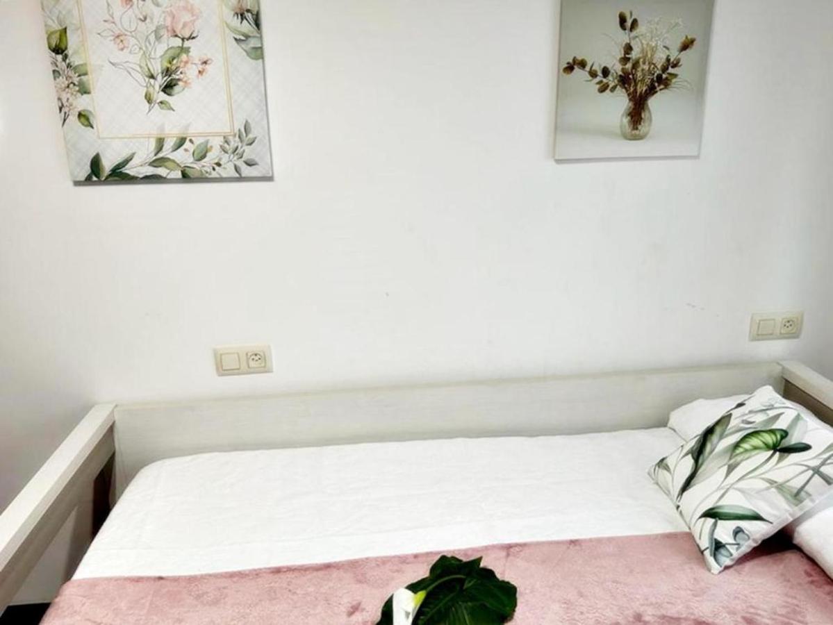 Holibai, Amiguinos, Amplia Vivienda Con Parking Al Lado De La Playa Apartamento Baiona Exterior foto